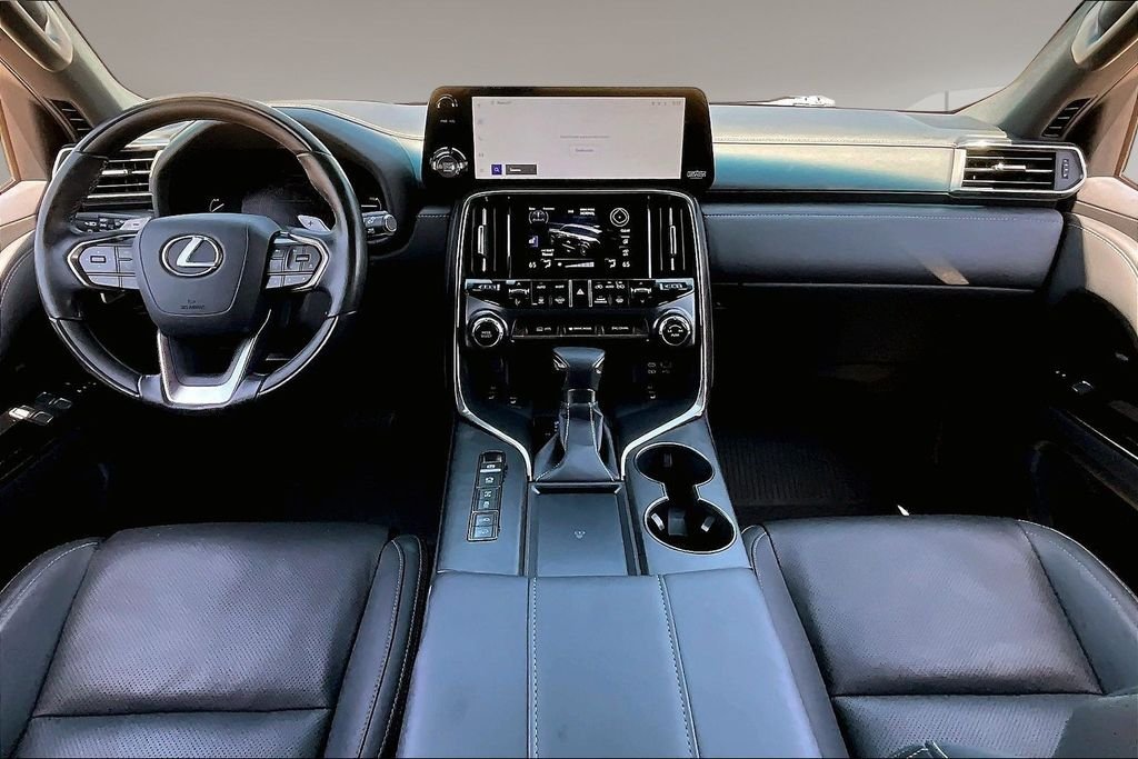 Used 2024 White Lexus 600 Luxury image 15