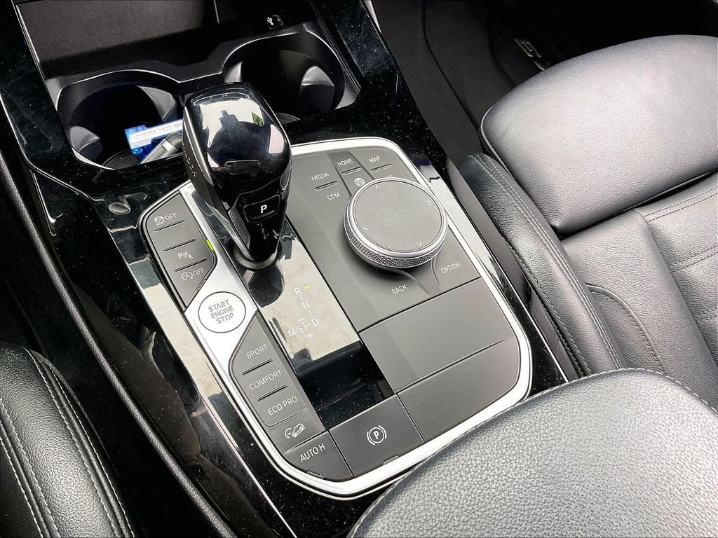 Used 2022 White BMW xDrive30i image 33