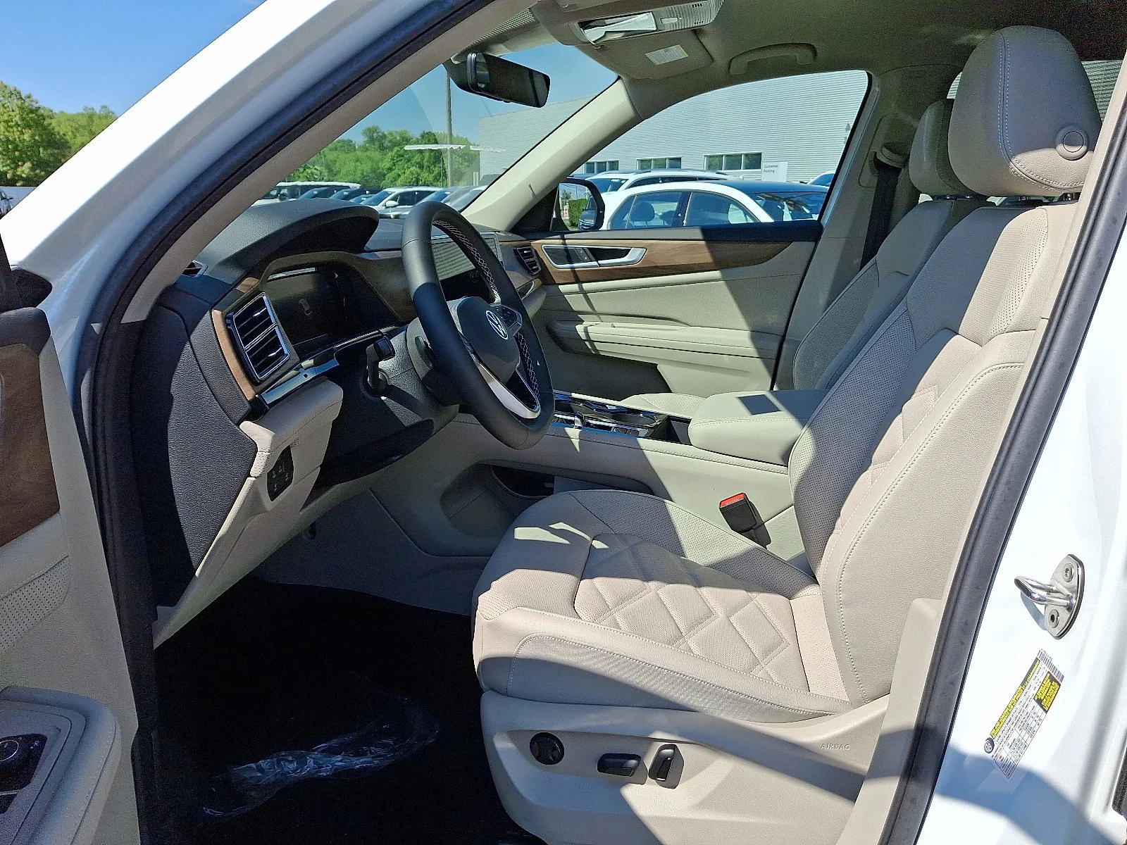 New 2026 Opal White Pearl Volkswagen 2.0T SE with Technology image 10