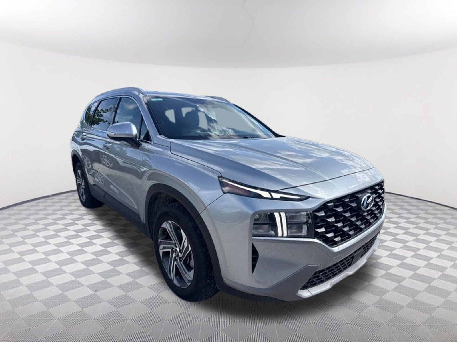 Used 2023 Shimmering Silver Hyundai SEL image 3