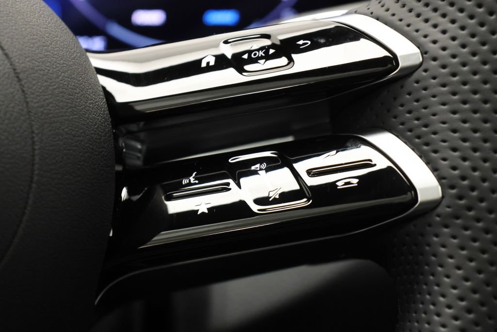 Used 2026 Black Mercedes-Benz GLC 300 image 22
