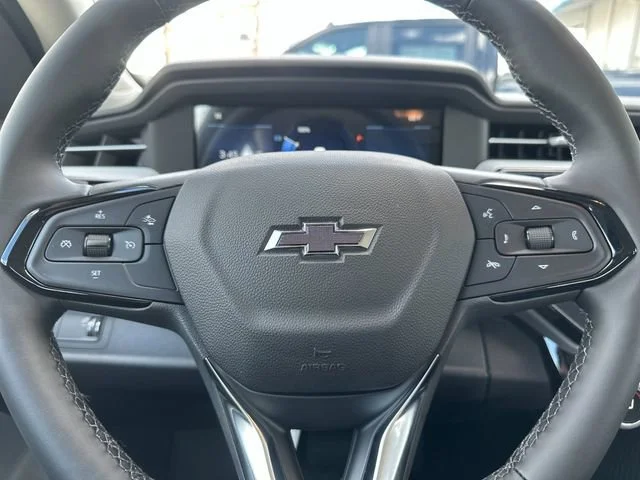 New 2027 Summit White Chevrolet LT image 23