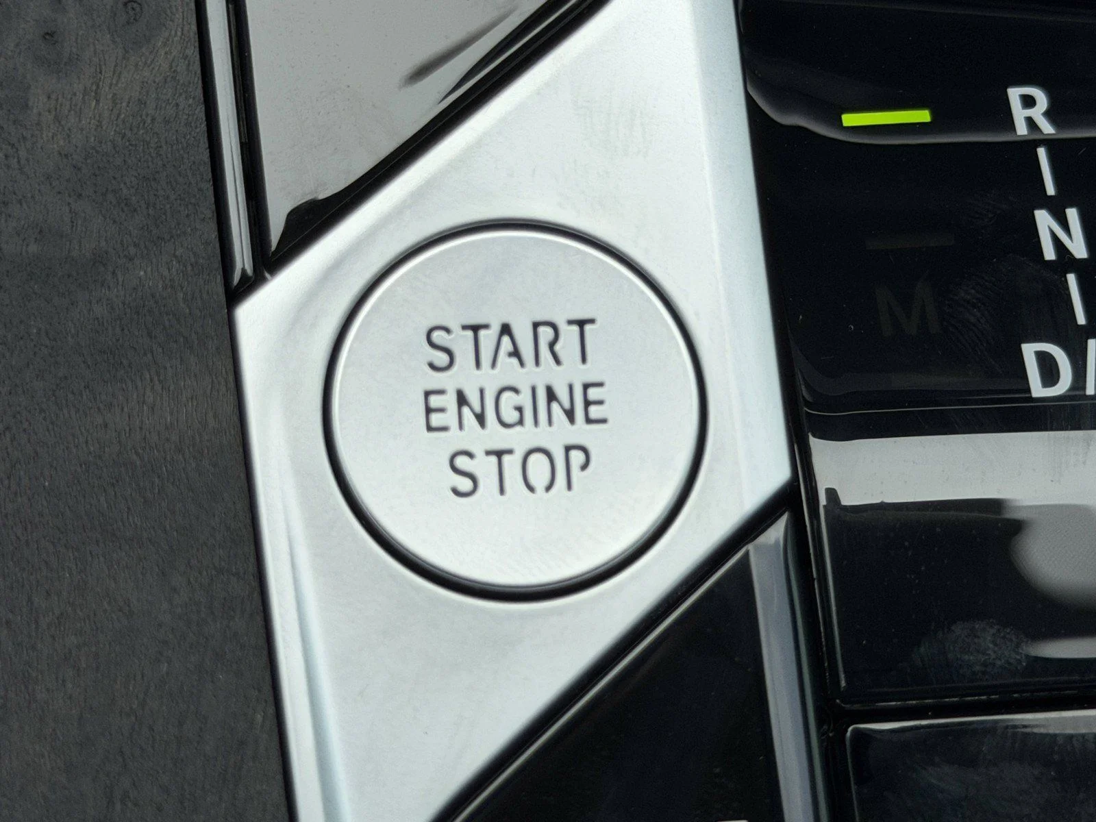 New 2026 Mineral White Metallic BMW sDrive40i image 29