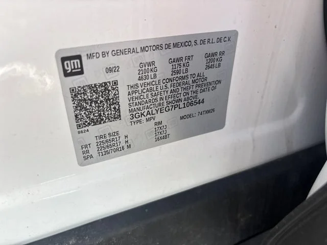 Used 2023 Summit White GMC AT4 image 31