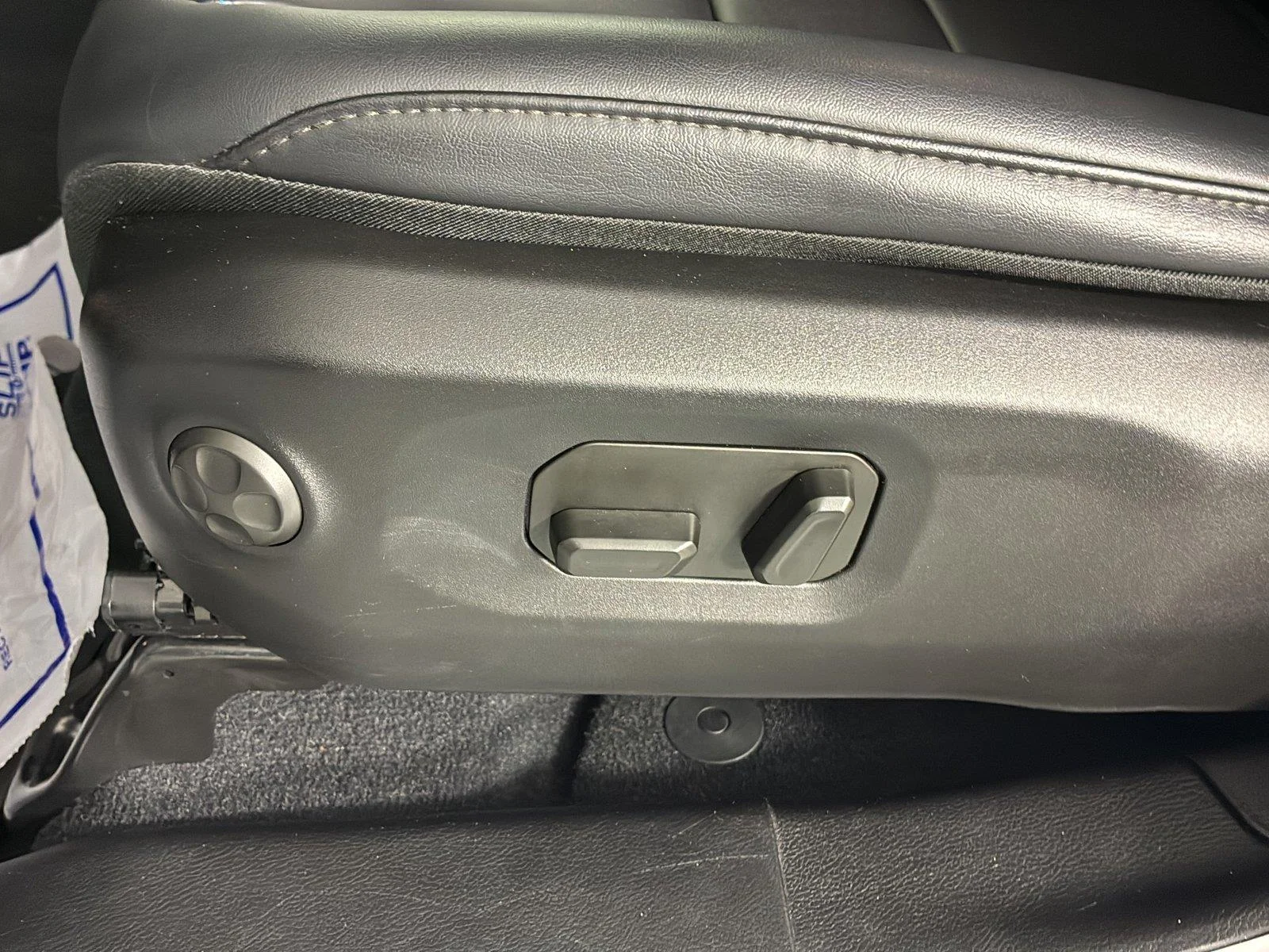 Used 2024 Bright White Clearcoat Jeep Rubicon X image 26