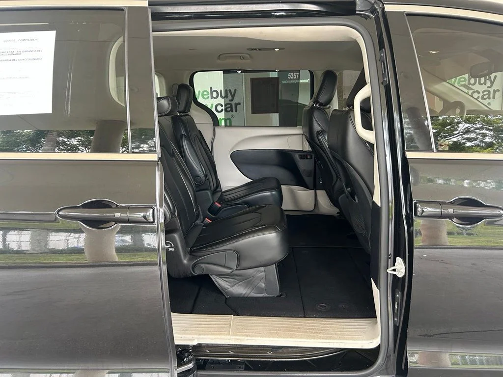 Used 2021 Black Chrysler LXI image 25