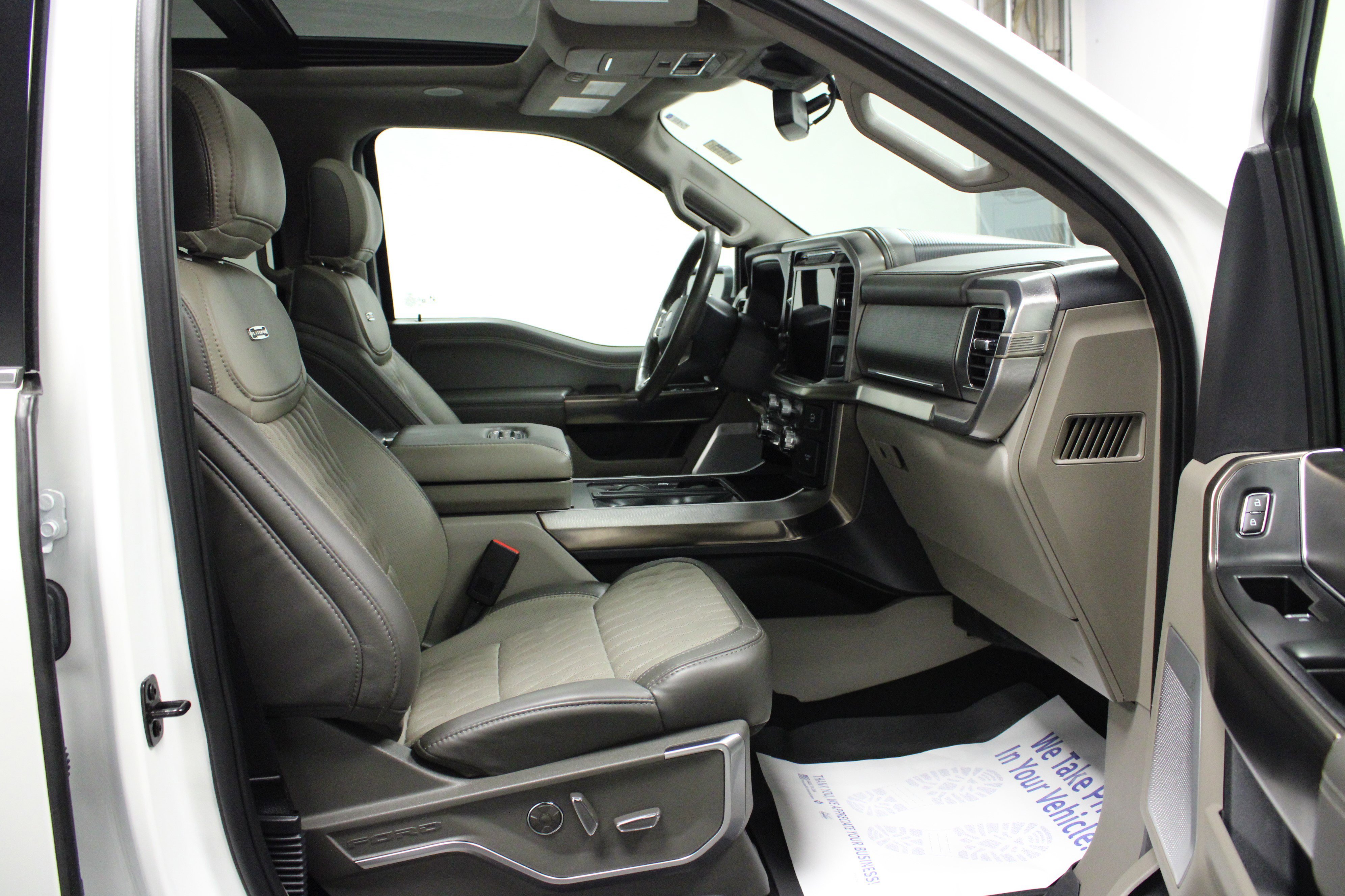 Used 2024 Star White Metallic Tri-Coat Ford Platinum image 17
