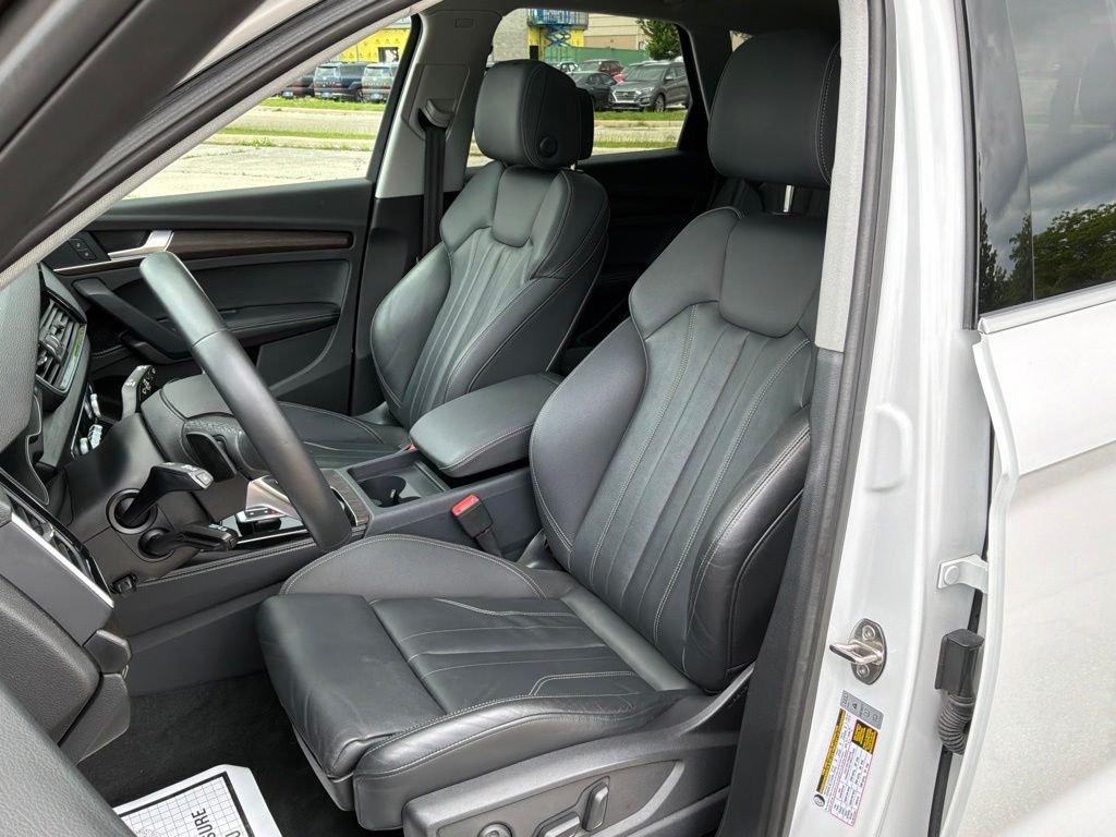 Used 2024  Audi 45 S line Premium image 11