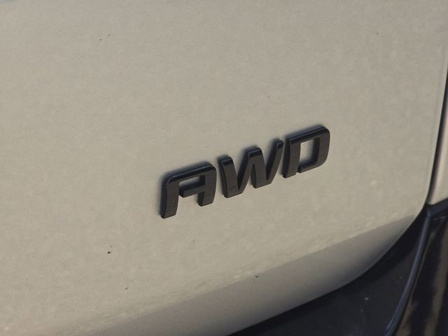 Used 2022 Silver Ice Metallic Chevrolet Premier image 24
