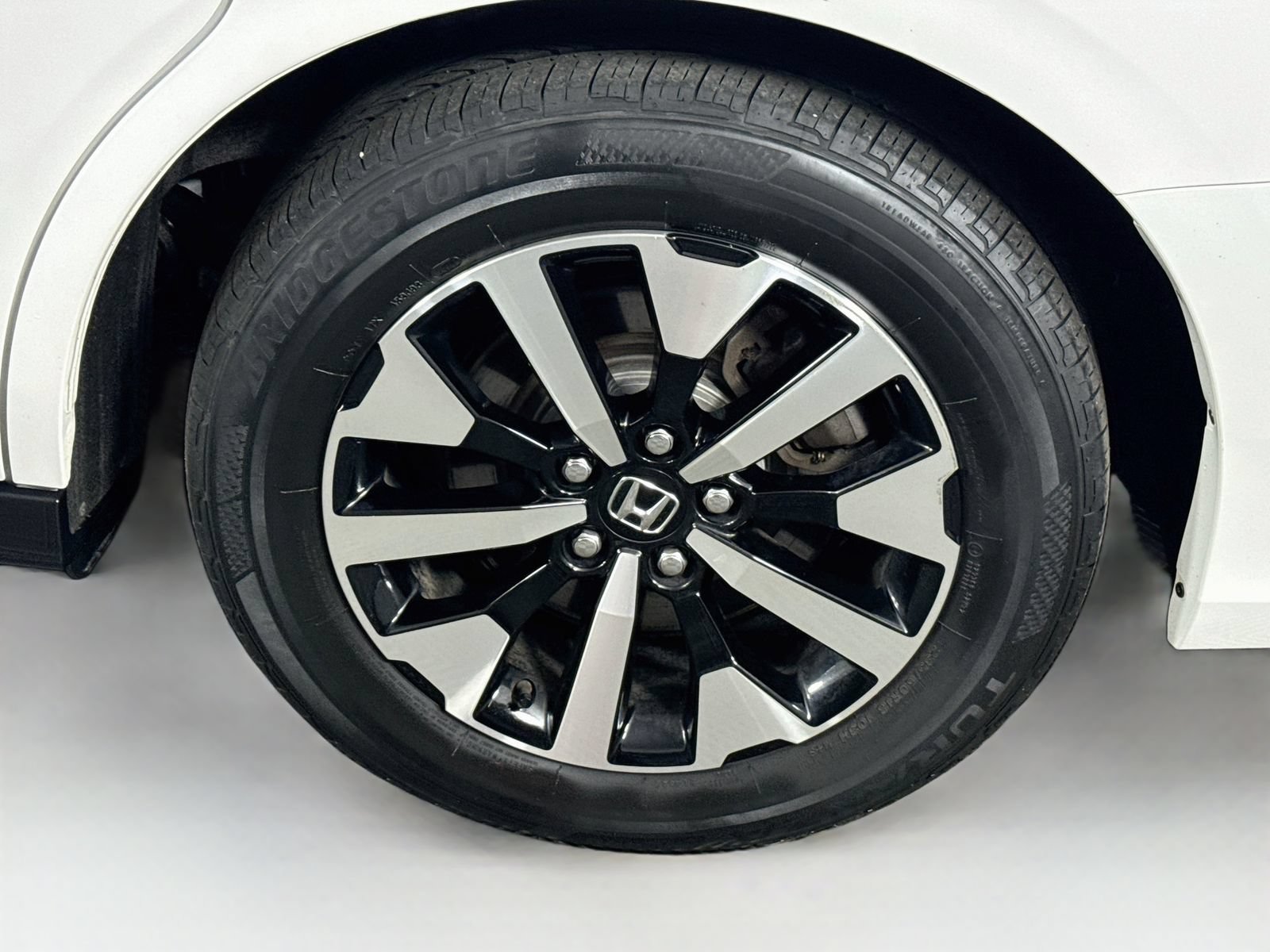 2025 Honda Odyssey EX-L - Photo 29