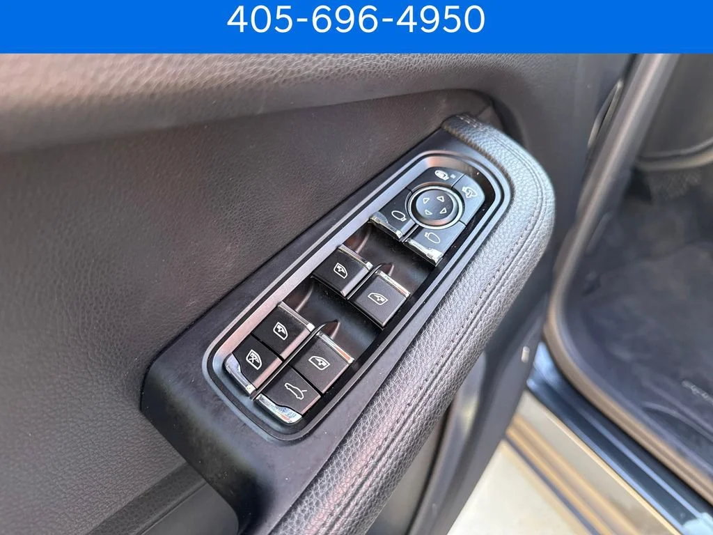 Pre-Owned 2018 Porsche Macan Base