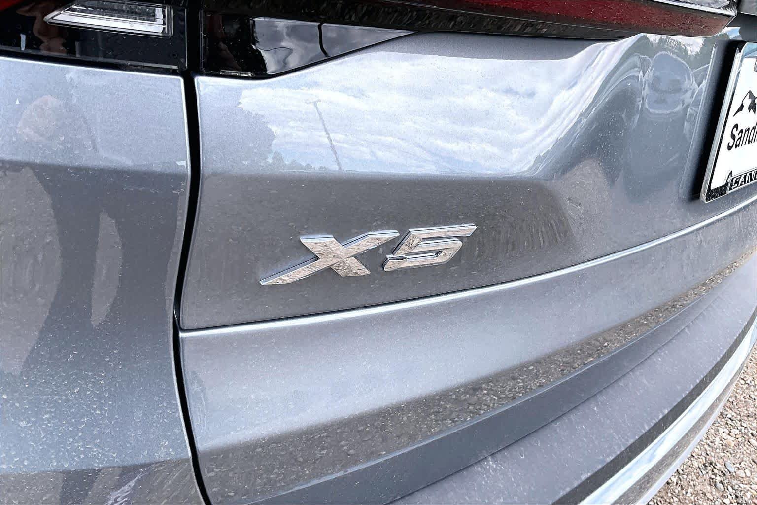 New 2026 Skyscraper Grey Metallic BMW xDrive50e image 15