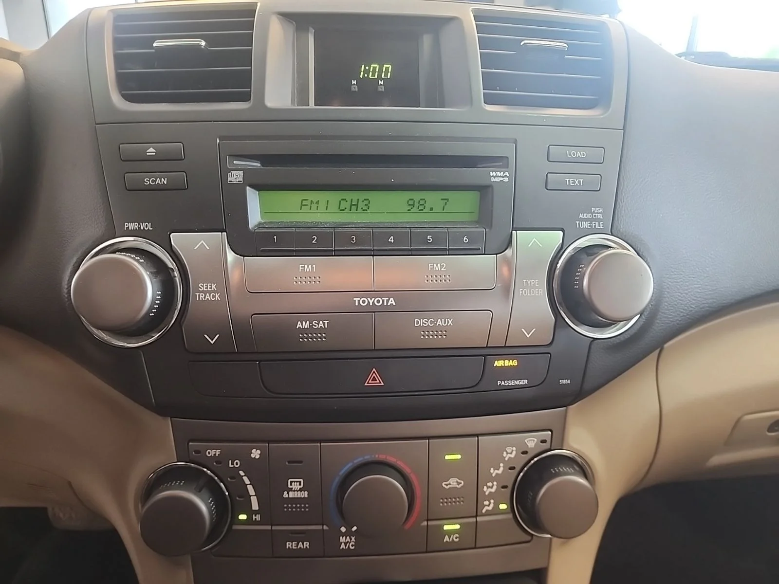 Used 2009  Toyota Base image 18