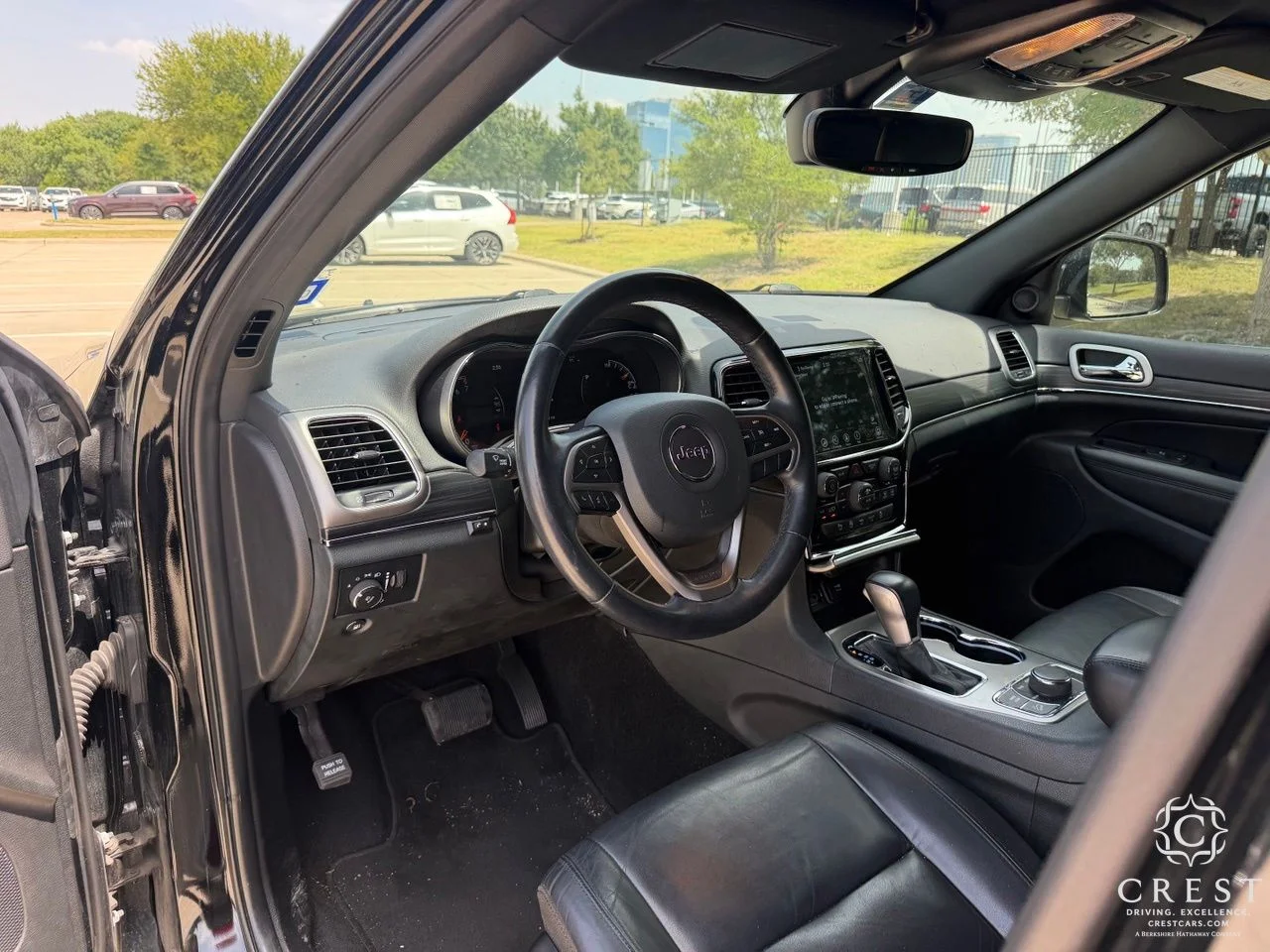 Used 2022 Diamond Black Crystal Pearlcoat Jeep Limited image 14