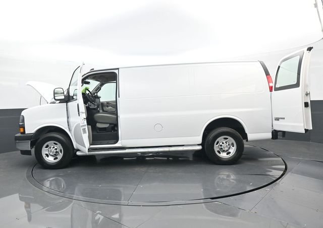 2024 Chevrolet Express Cargo Work Van - Photo 30