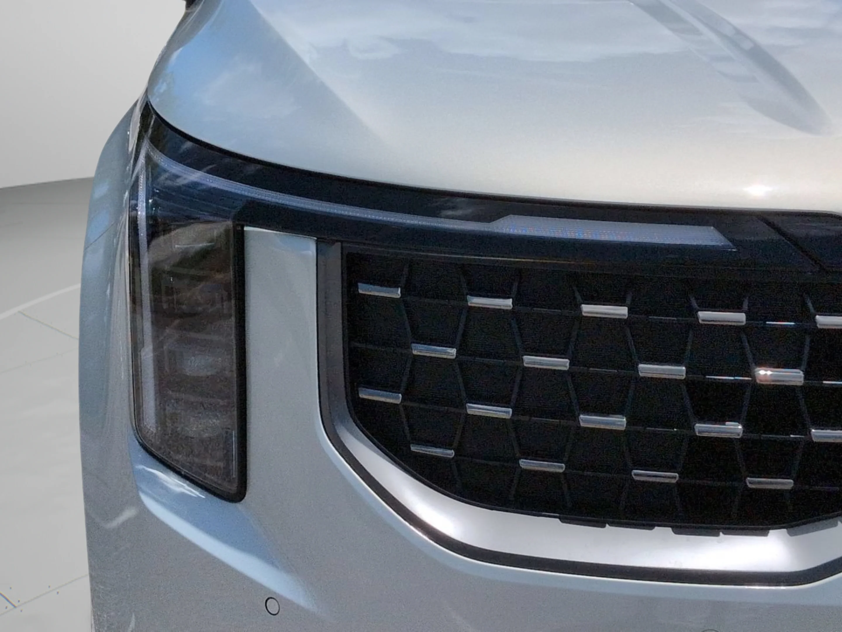 New 2027 Ivory Silver Kia SX Prestige image 11