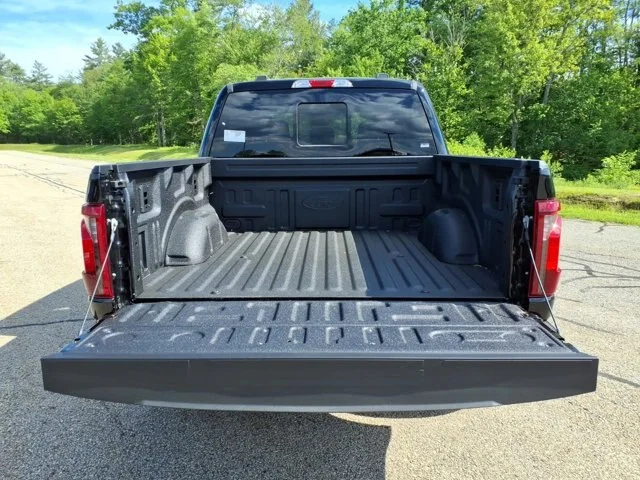 New 2026 Agate Black Metallic Ford XLT image 27