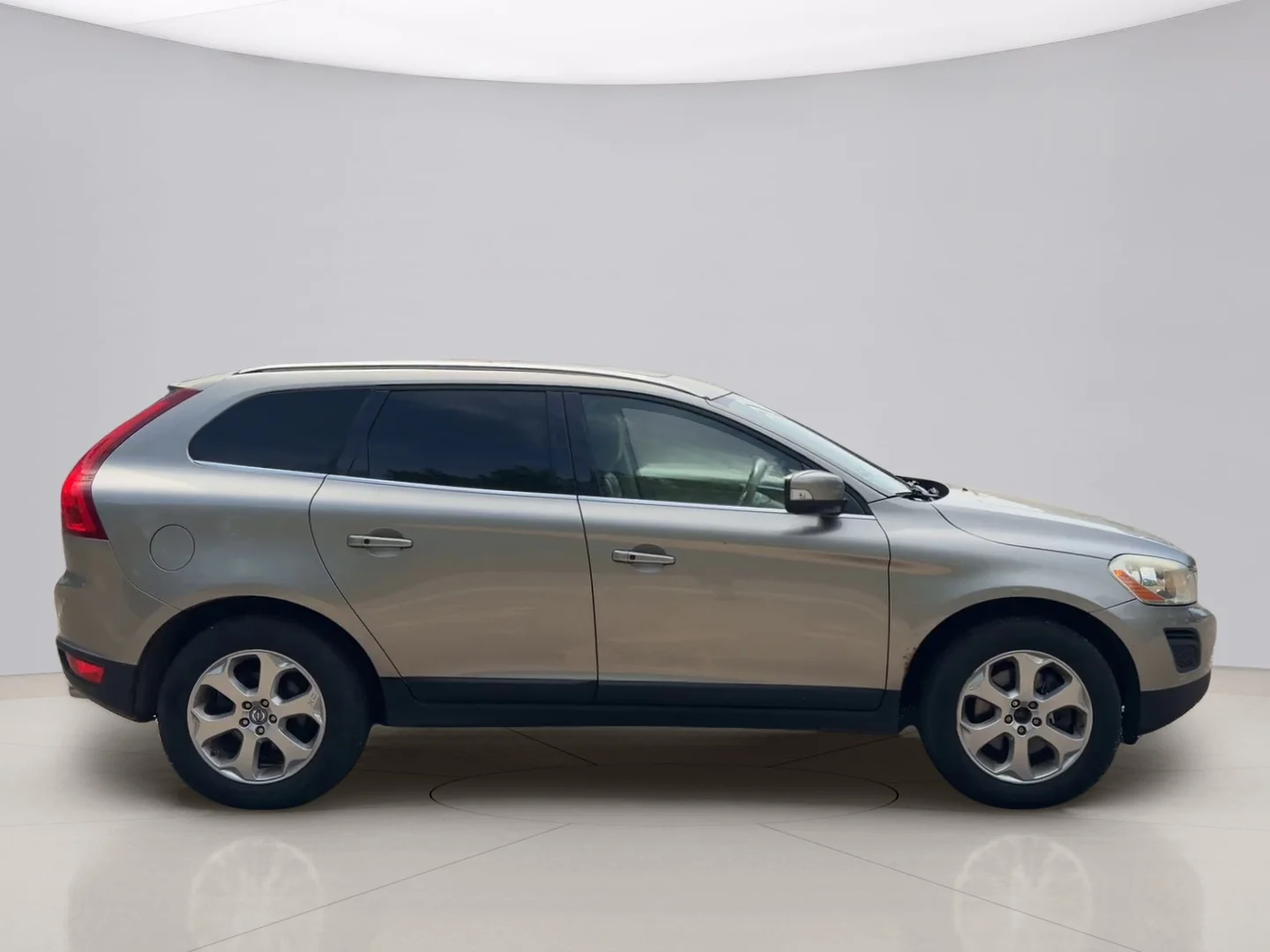 Used 2012 Silver Volvo PLATINUM image 6