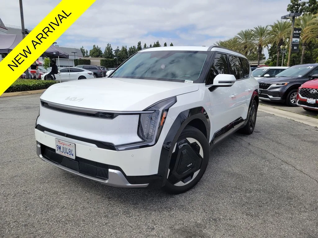 2024 Kia EV9 Land AWD's photo