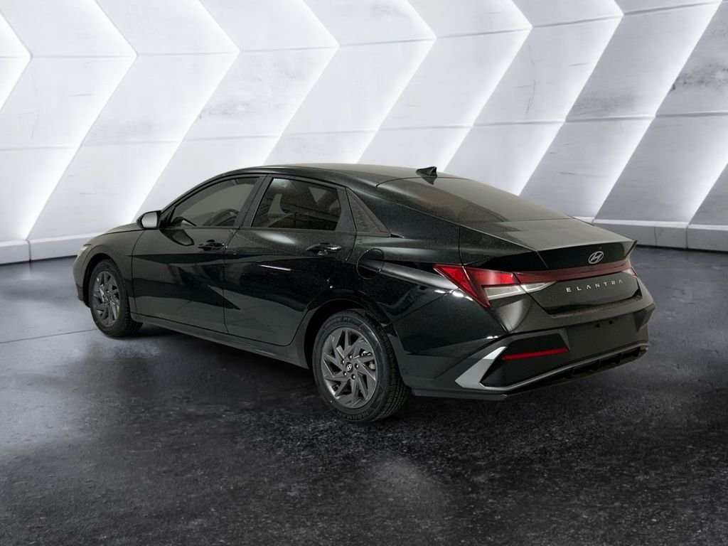Used 2024 Black Hyundai SEL image 6