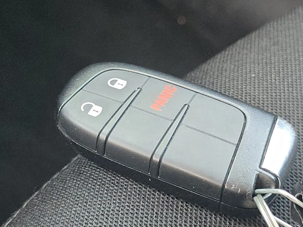 Used 2023 Gray Jeep Latitude image 32