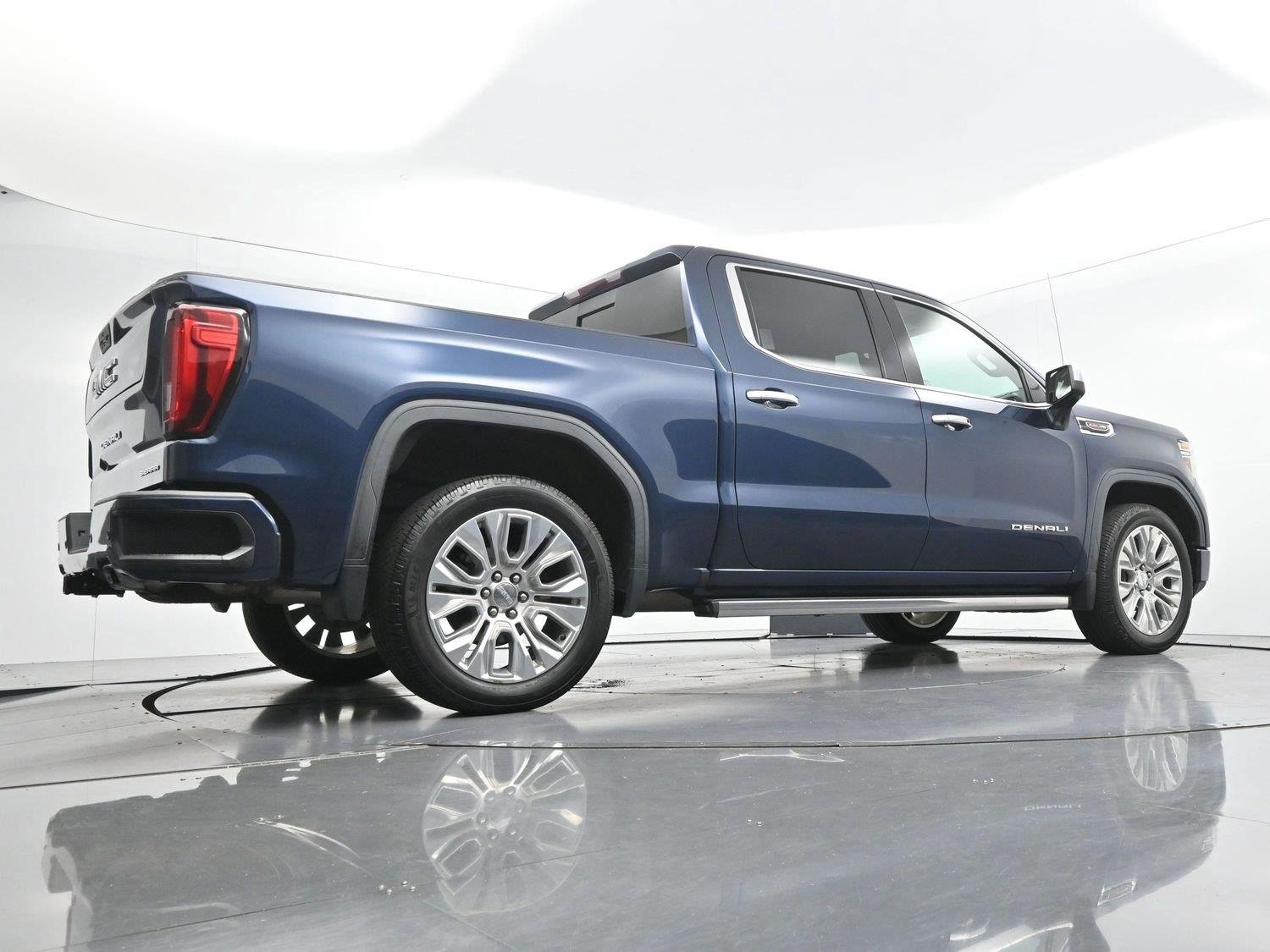 Used 2022 PACIFIC BLUE METALLIC GMC Denali image 52