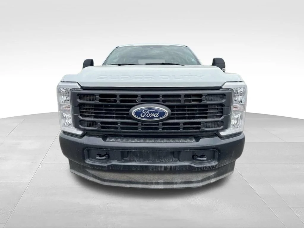 Used 2024 White Ford XL image 2