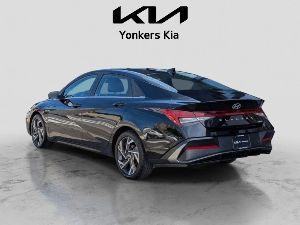 Used 2024 Black Hyundai Limited image 9