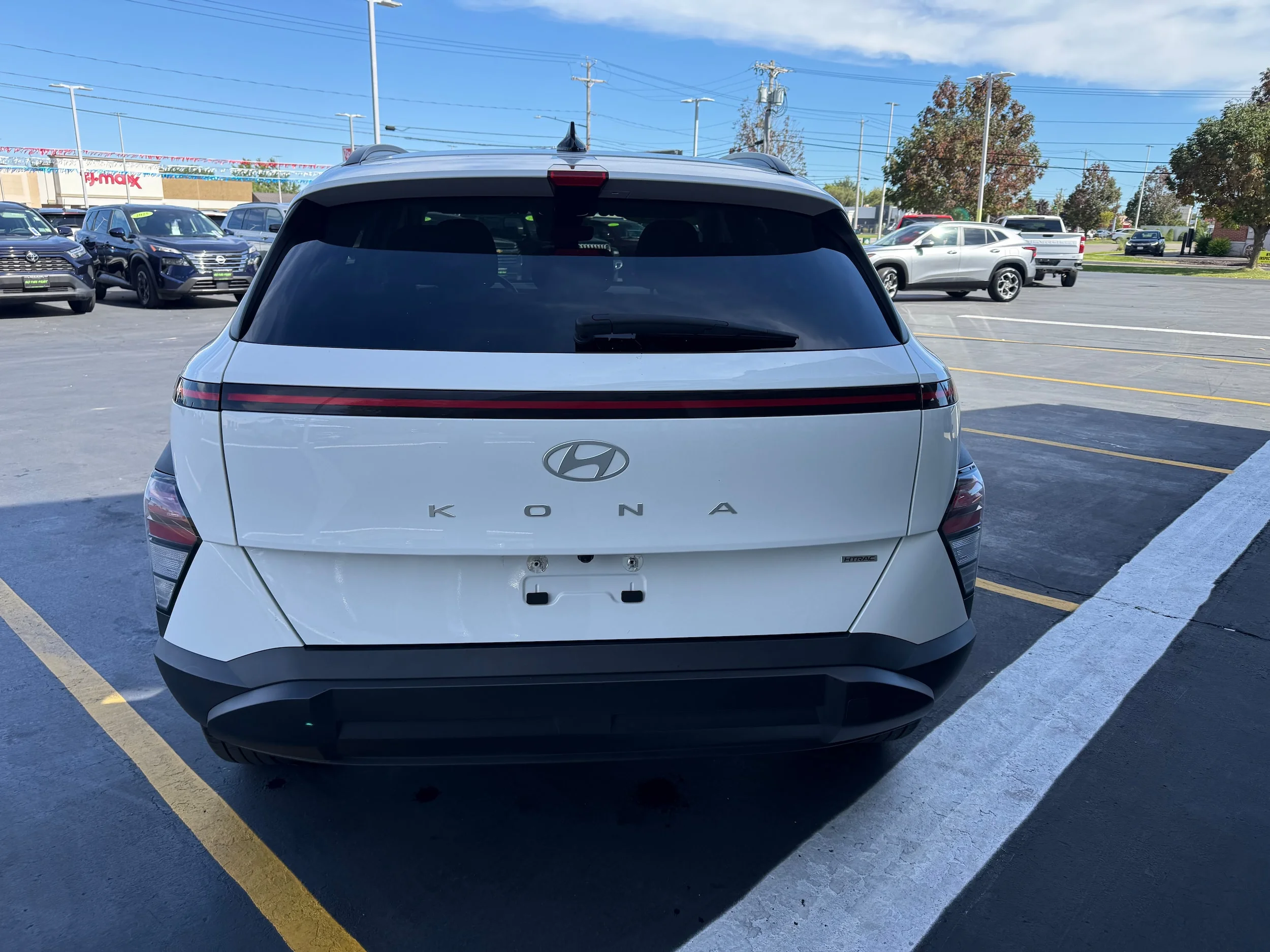 Used 2025 Atlas White Hyundai SEL image 5