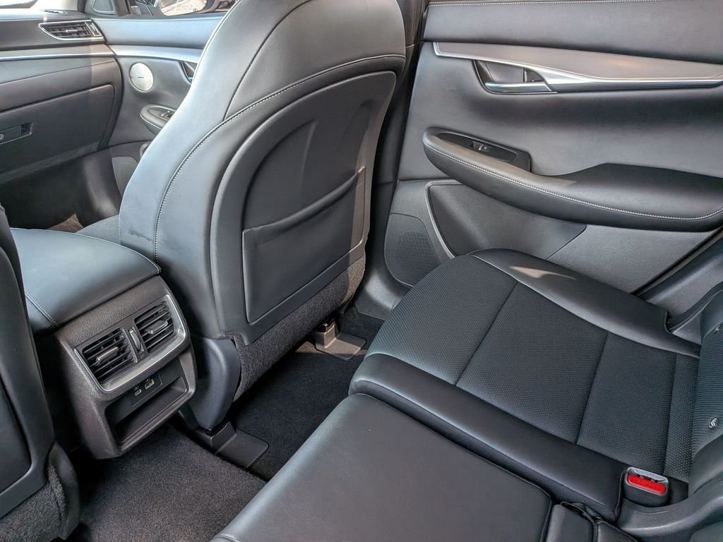 Used 2023 White INFINITI LUXE image 35