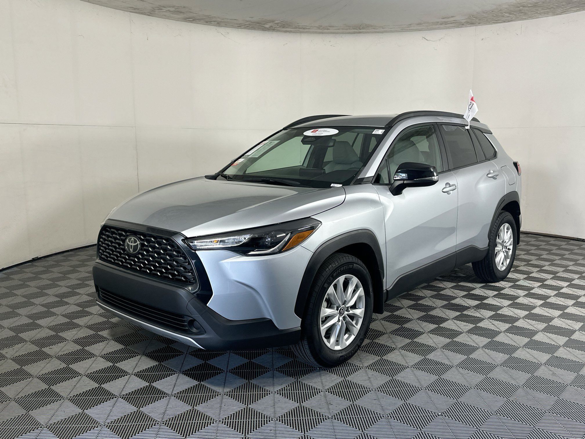 Certified Used 2025 Silver Toyota LE image 7