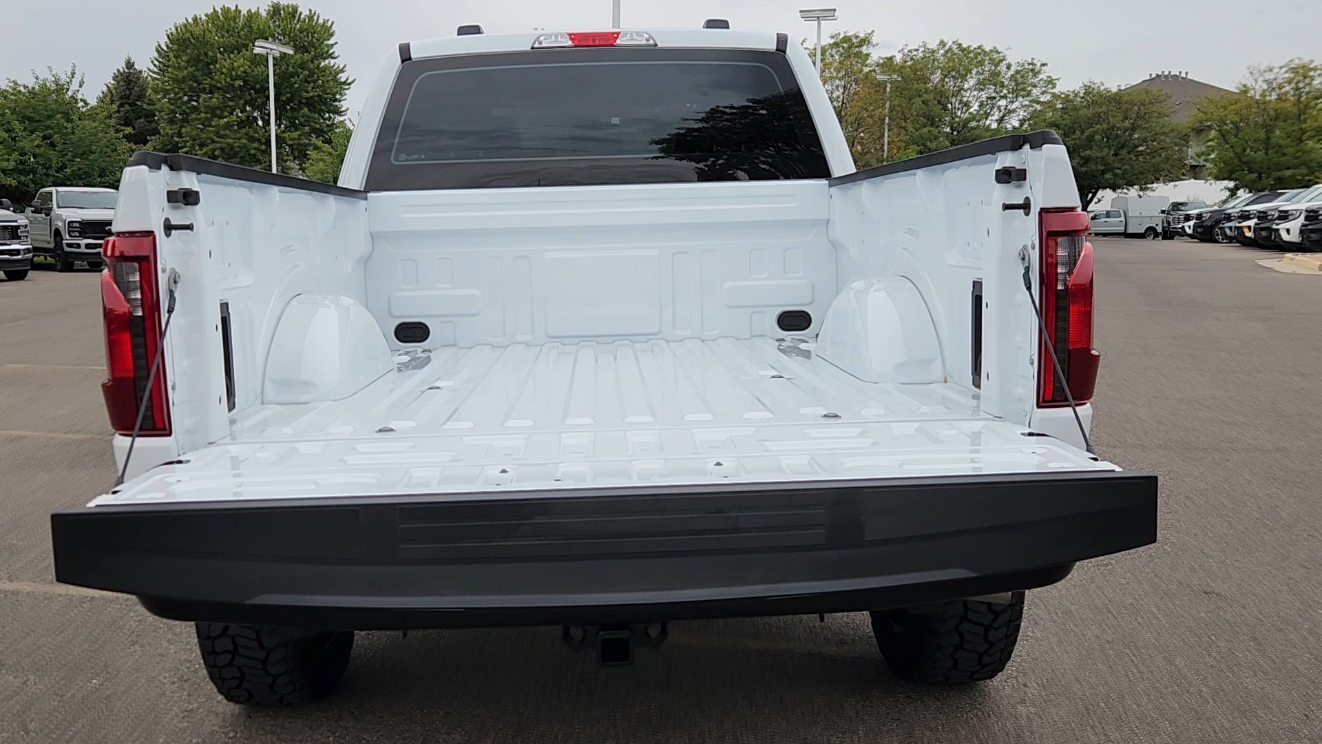 New 2026 Oxford White Ford XL image 38