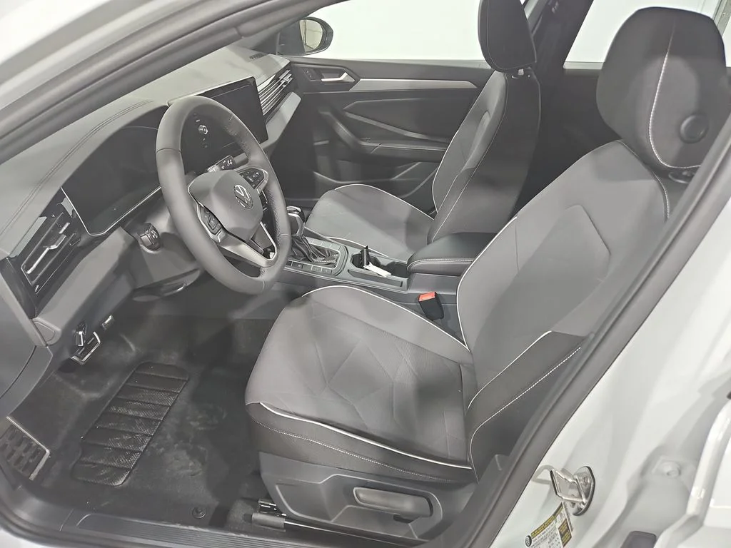 2026 Volkswagen Jetta Sport - Photo 9