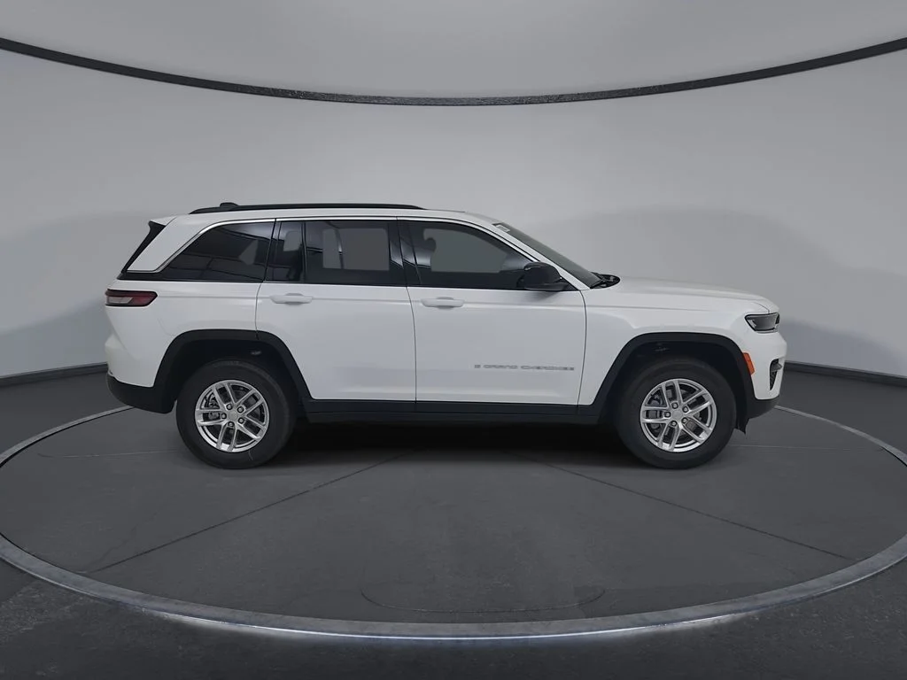 New 2026 Bright White Clearcoat Jeep Laredo X image 2
