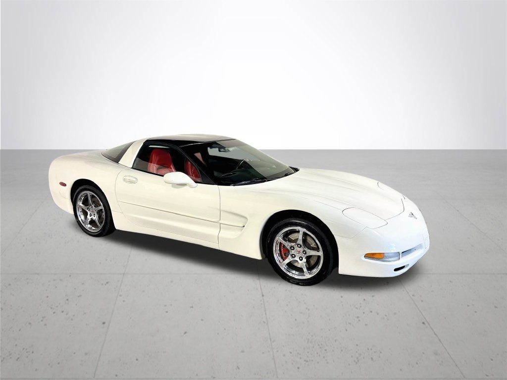 Used 2003 White Chevrolet Base image 4