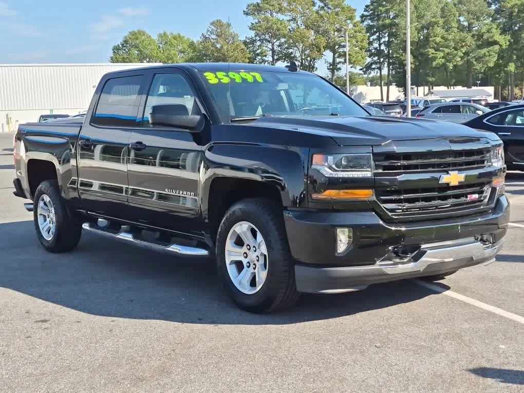 Used 2018 Black Chevrolet LT image 2