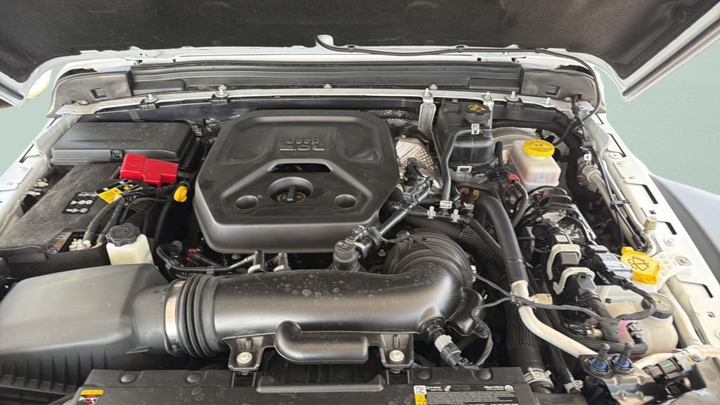 Used 2025 White Jeep Rubicon image 35