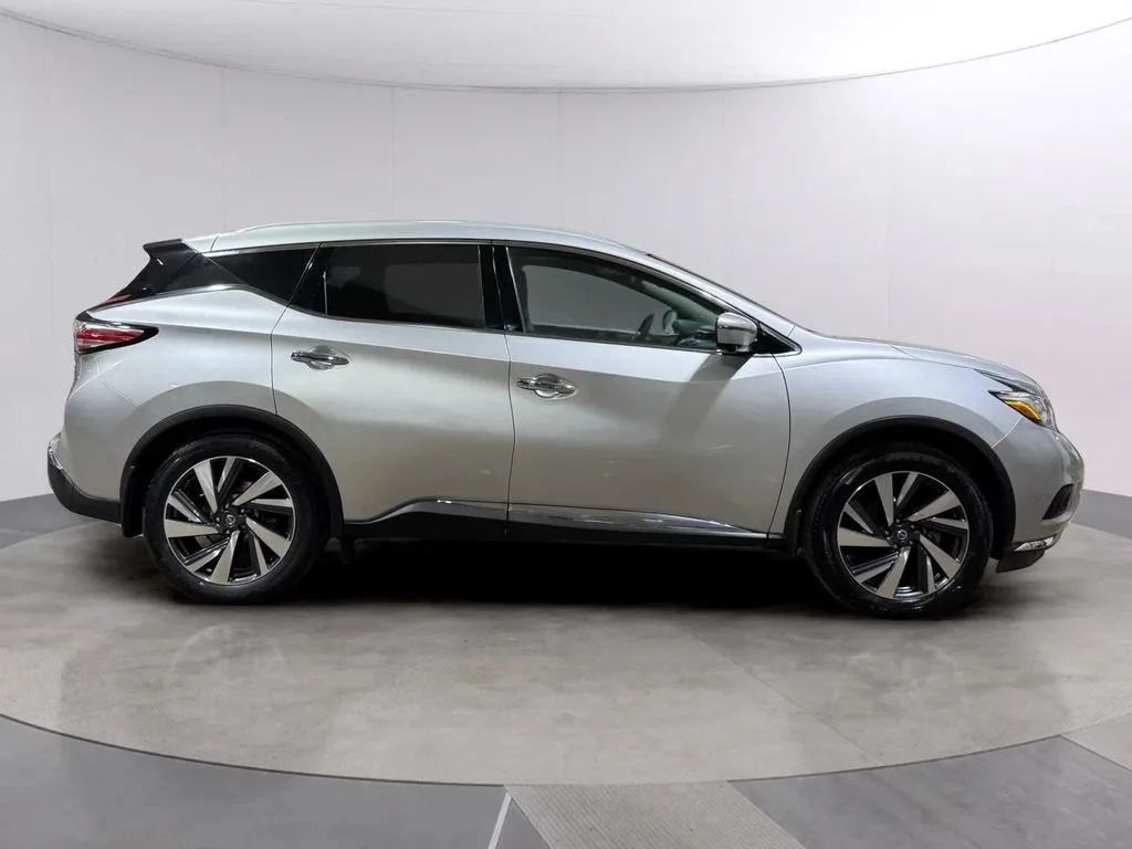 Used 2017 Nissan Murano Platinum with VIN 5N1AZ2MH8HN142015 for sale in Oconomowoc, WI