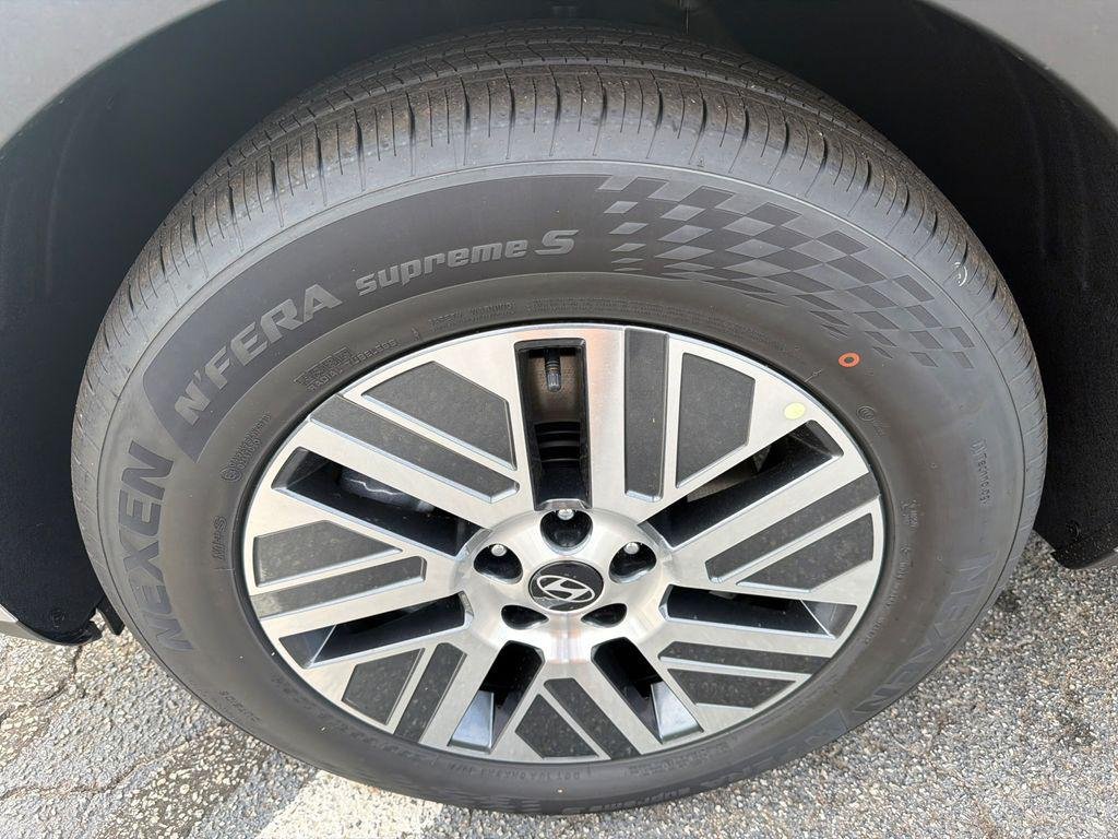 New 2026 Black Hyundai Blue SEL Premium 8P image 11