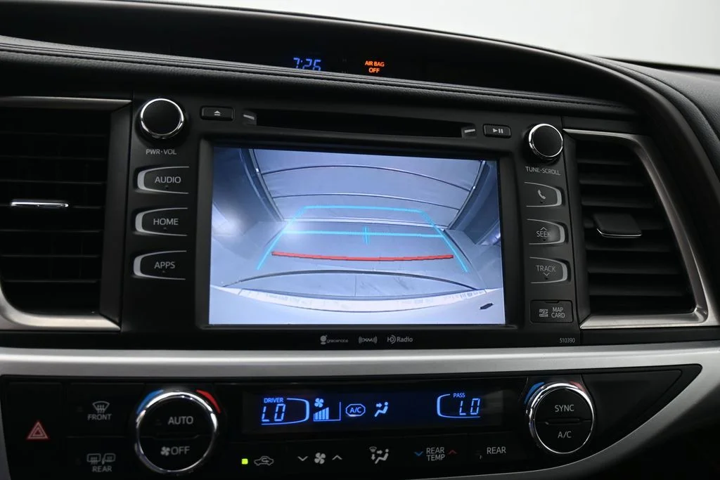 Used 2019 White Toyota XLE image 15