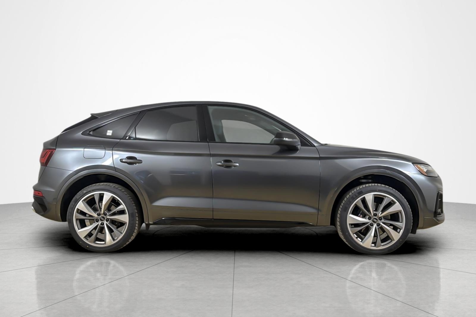 Used 2023 Daytona Gray Pearl Effect Audi Premium Plus 3.0 TFSI quattro image 6