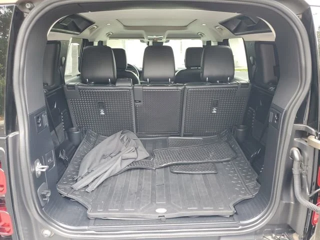 Used 2023 Gold Land Rover SE image 29