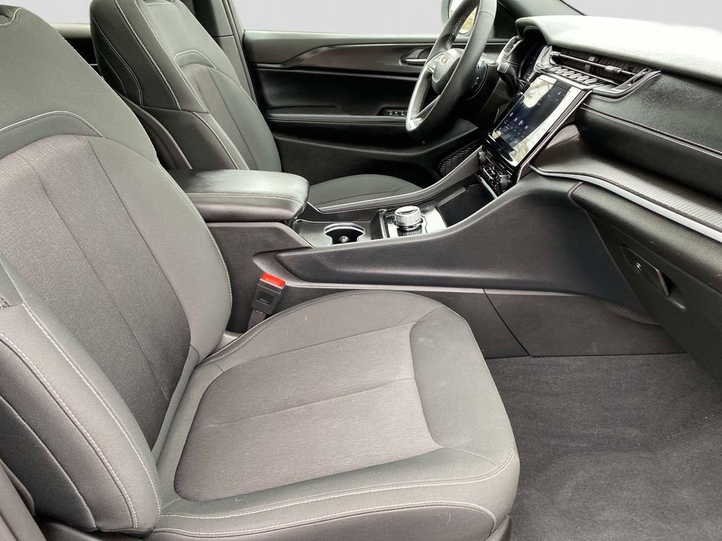 Used 2025 White Jeep Laredo X image 26