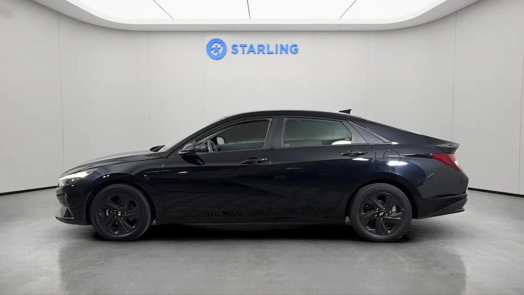 Used 2022 Black Hyundai SEL image 3