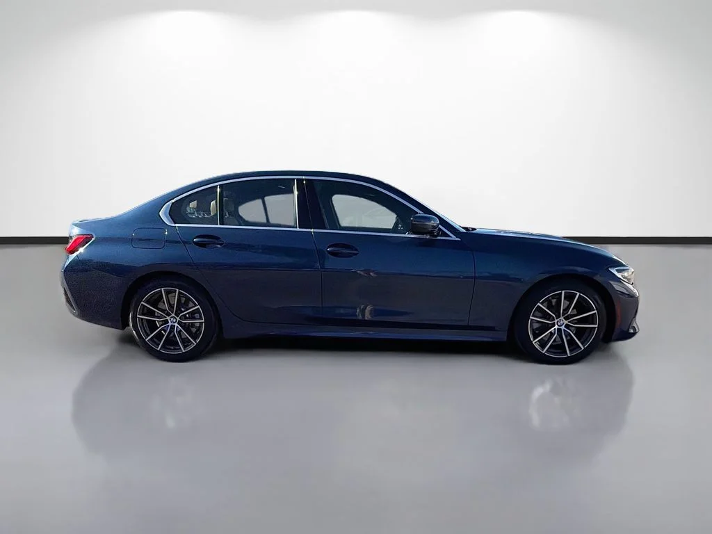 Used 2021 Blue BMW 330e iPerformance image 2
