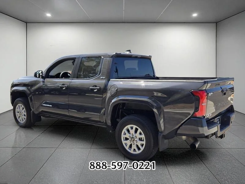 Used 2025 Underground TOYOTA SR5 image 3