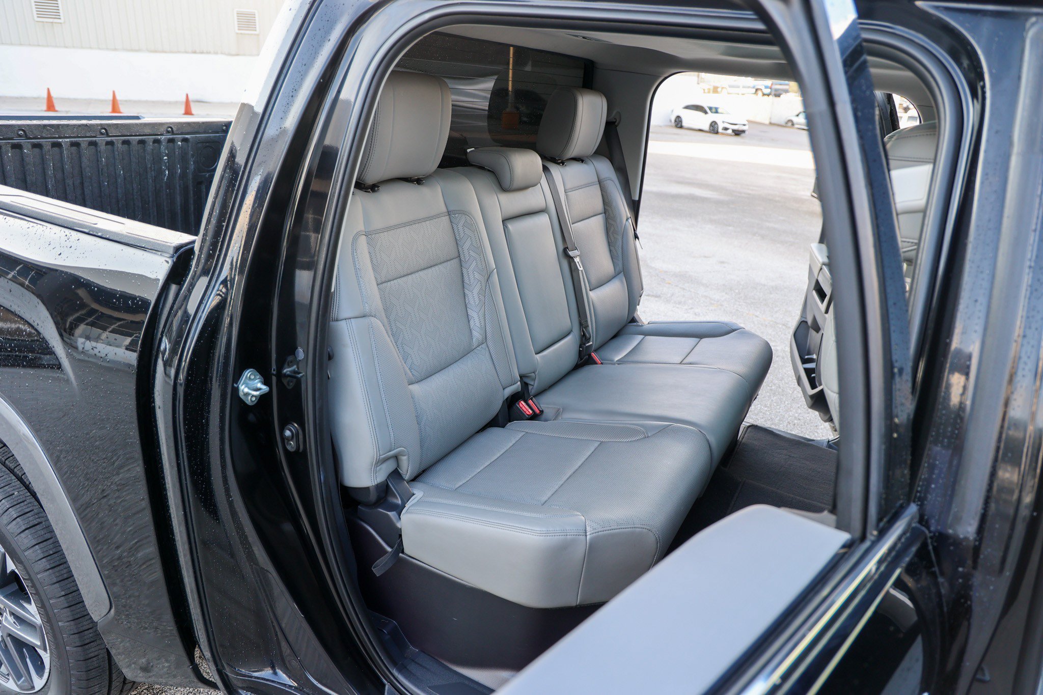 Used 2022 MIDNIGHT BLACK ME Toyota Limited image 42