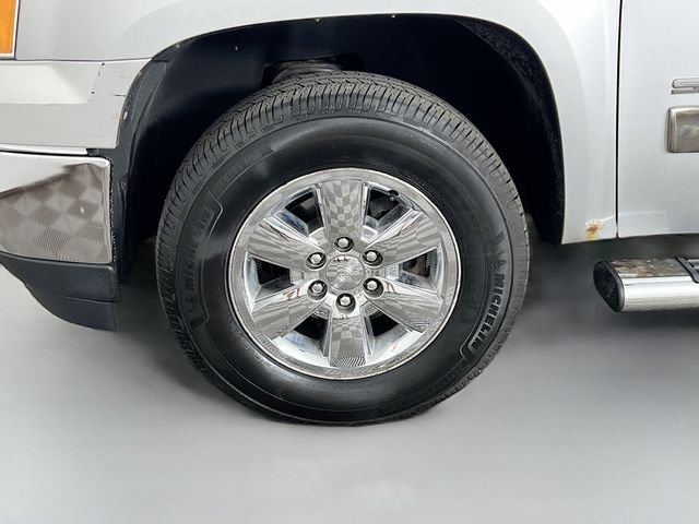 Used 2013 Silver GMC SLE image 22