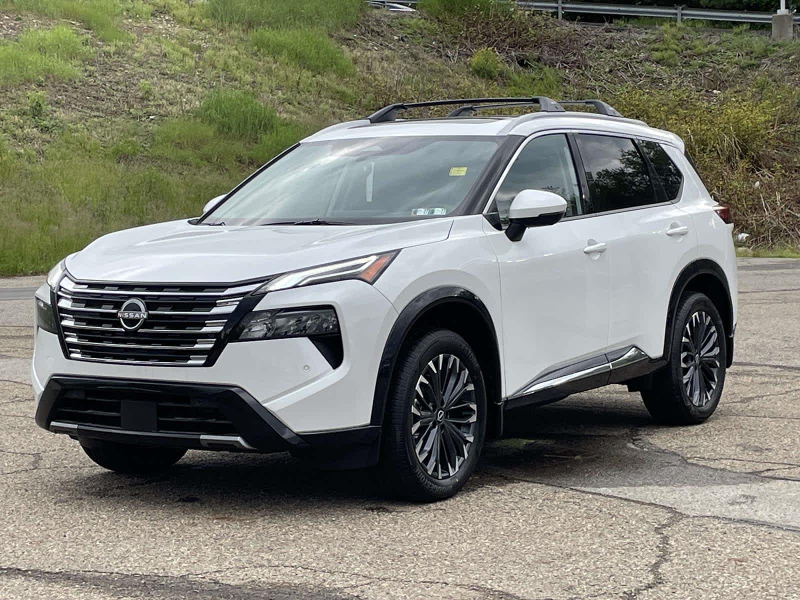 New 2026 Everest White Pearl/Super Black Nissan Platinum image 44