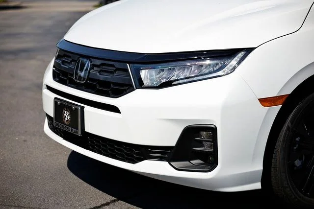 New 2026 Platinum White Pearl Honda Sport-L image 3